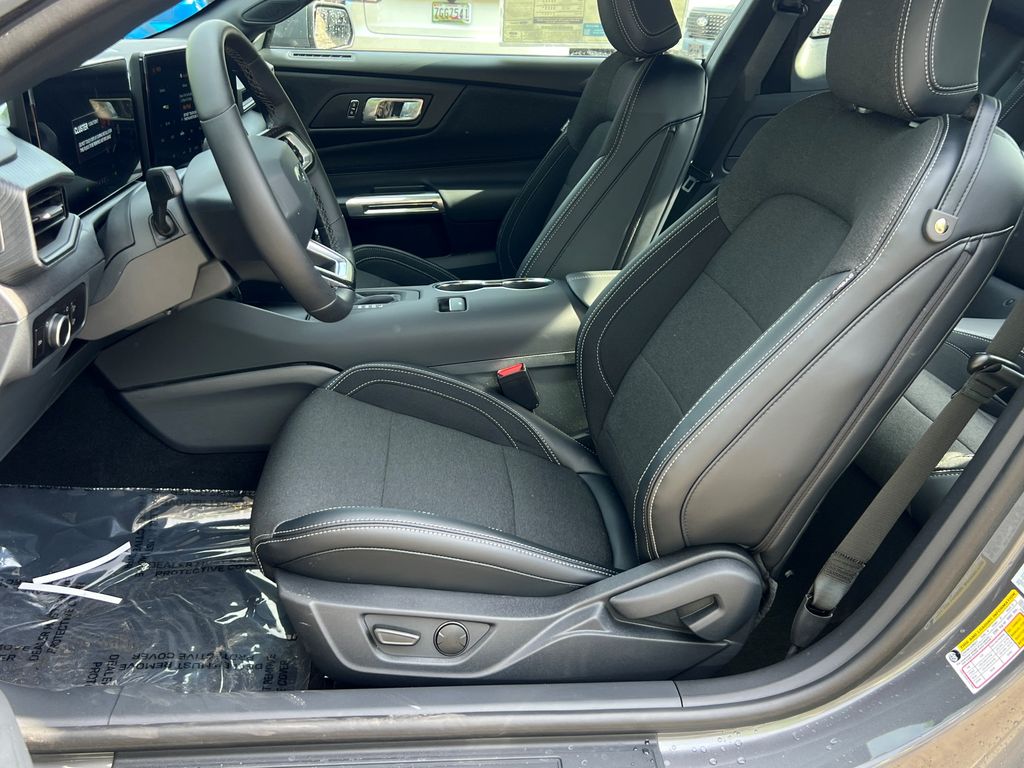 2026 Ford Mustang EcoBoost Fastback - Photo 11