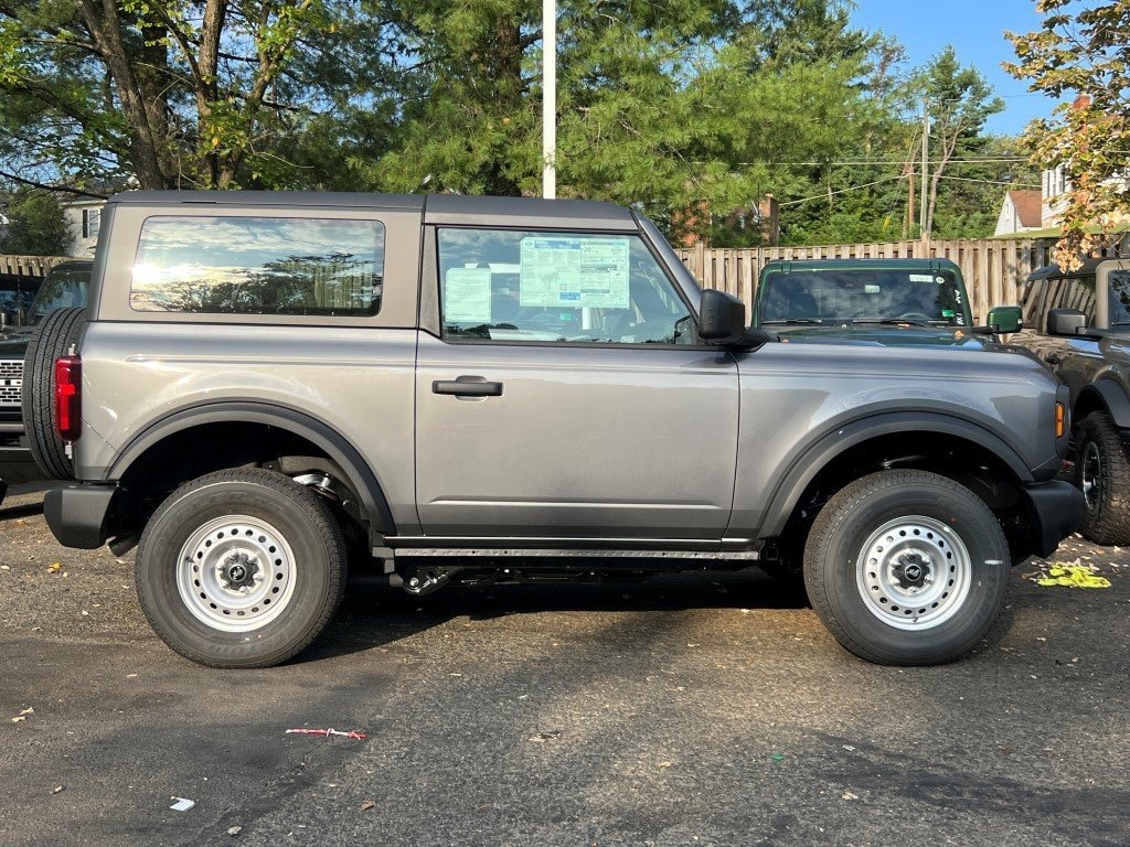 New 2025 Ford Bronco Base SUV