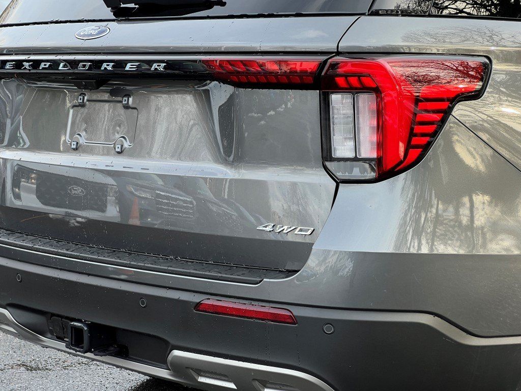2026 Ford Explorer Active - Photo 5