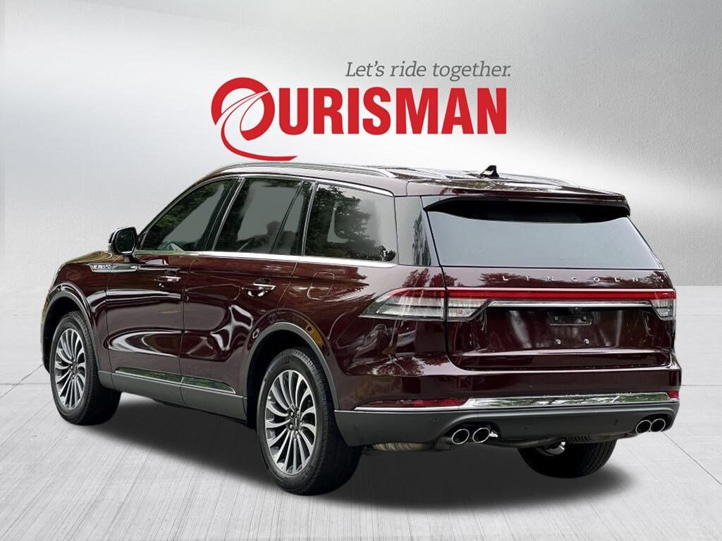 2022 Lincoln Aviator Standard photo 3