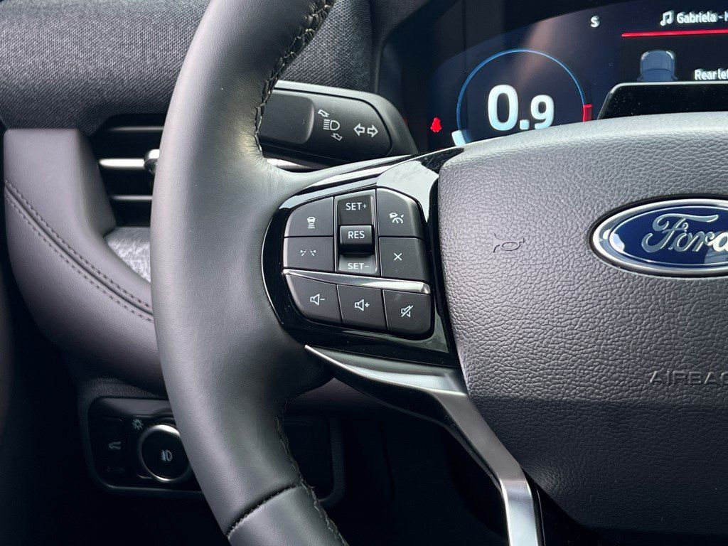 2026 Ford Explorer Platinum - Photo 18