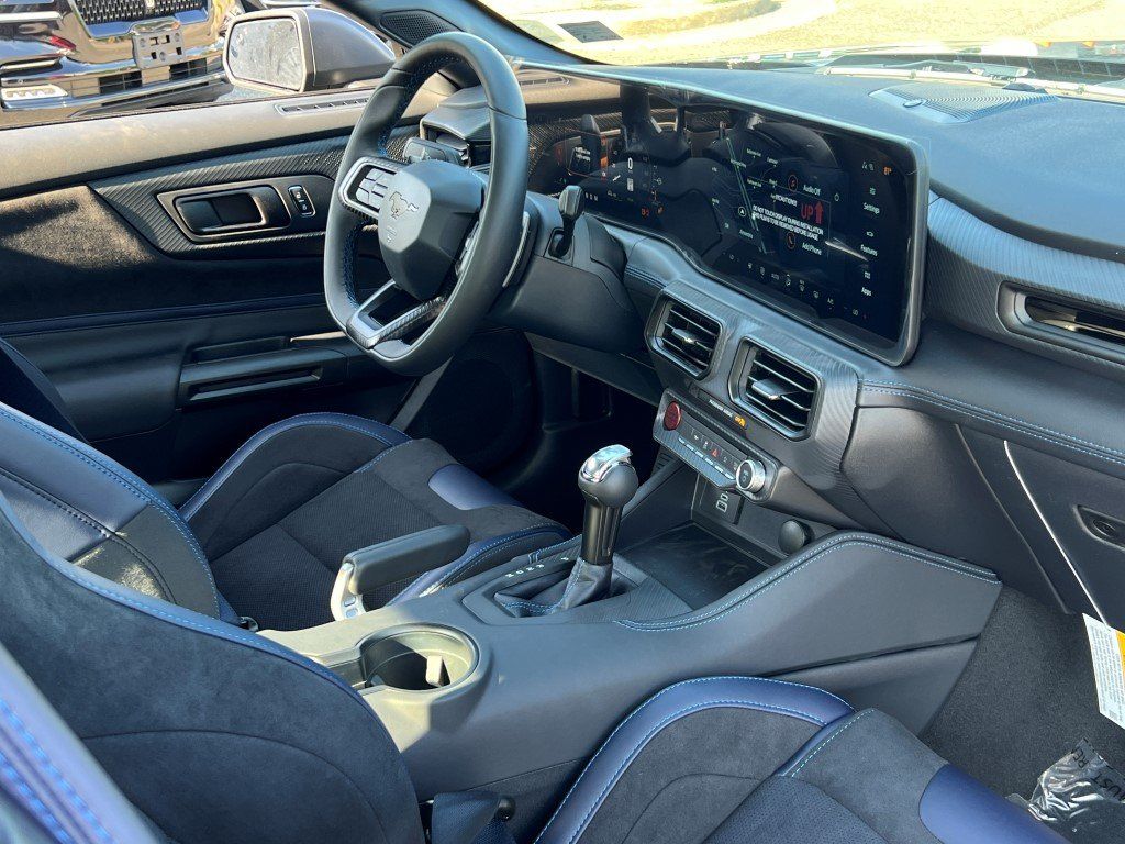2025 Ford Mustang Dark Horse - Photo 19