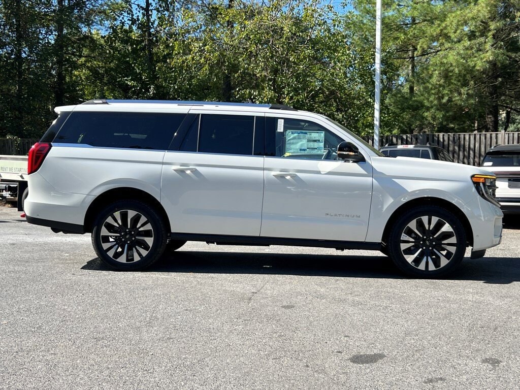 2025 Ford Expedition MAX Platinum photo 3