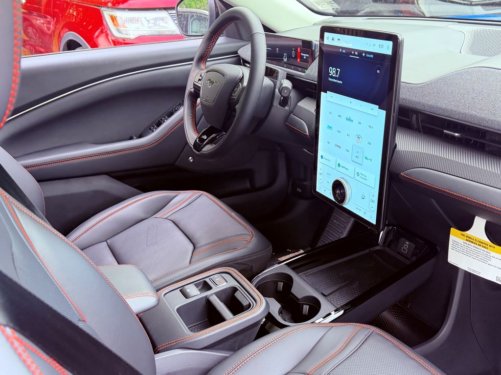 2025 Ford Mustang Mach-E Premium - Photo 7