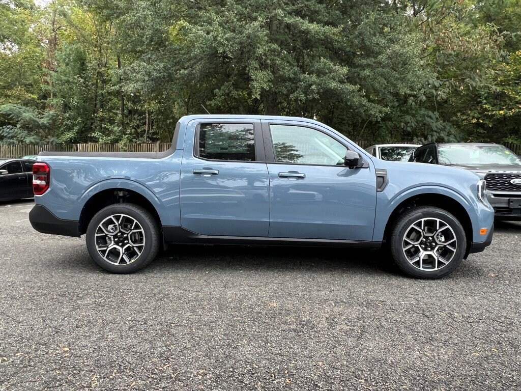 2025 Ford Maverick Lariat photo 3