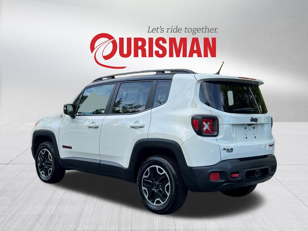 2017 Jeep Renegade Trailhawk photo 2