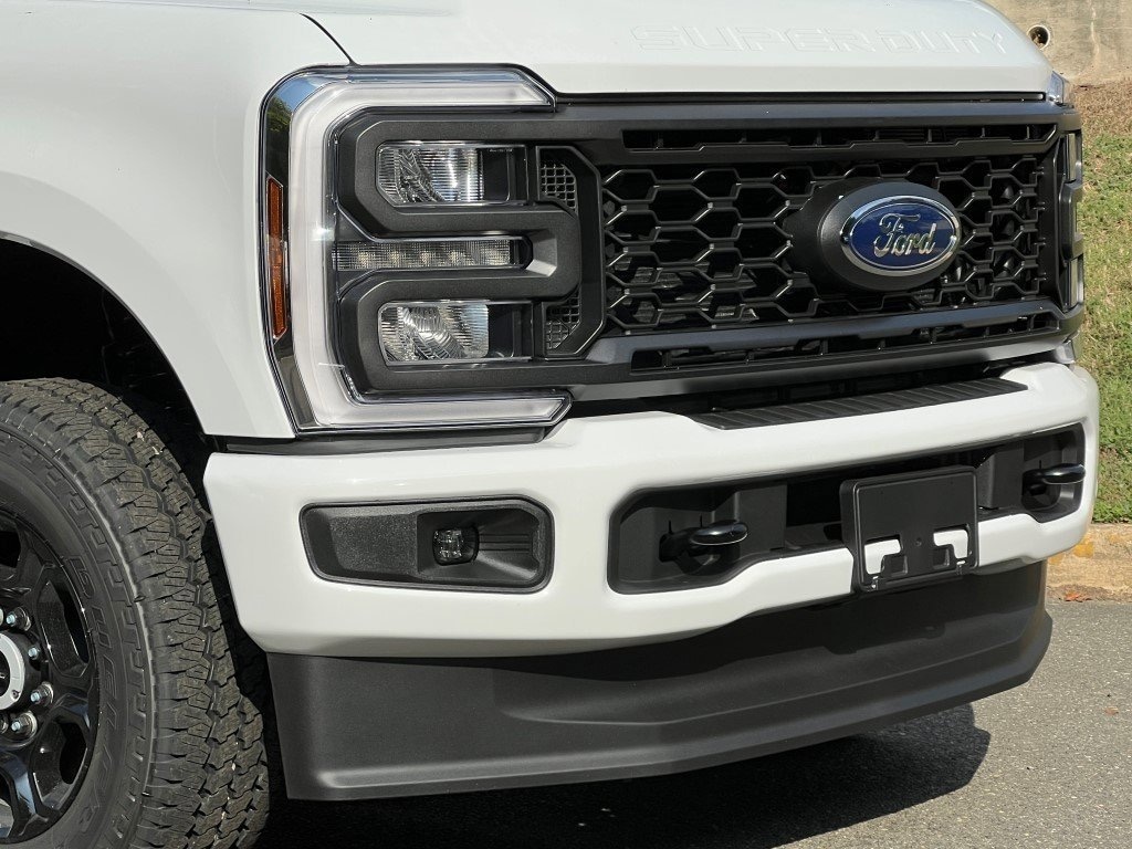 New 2026 Ford F-350 XL Truck Crew Cab