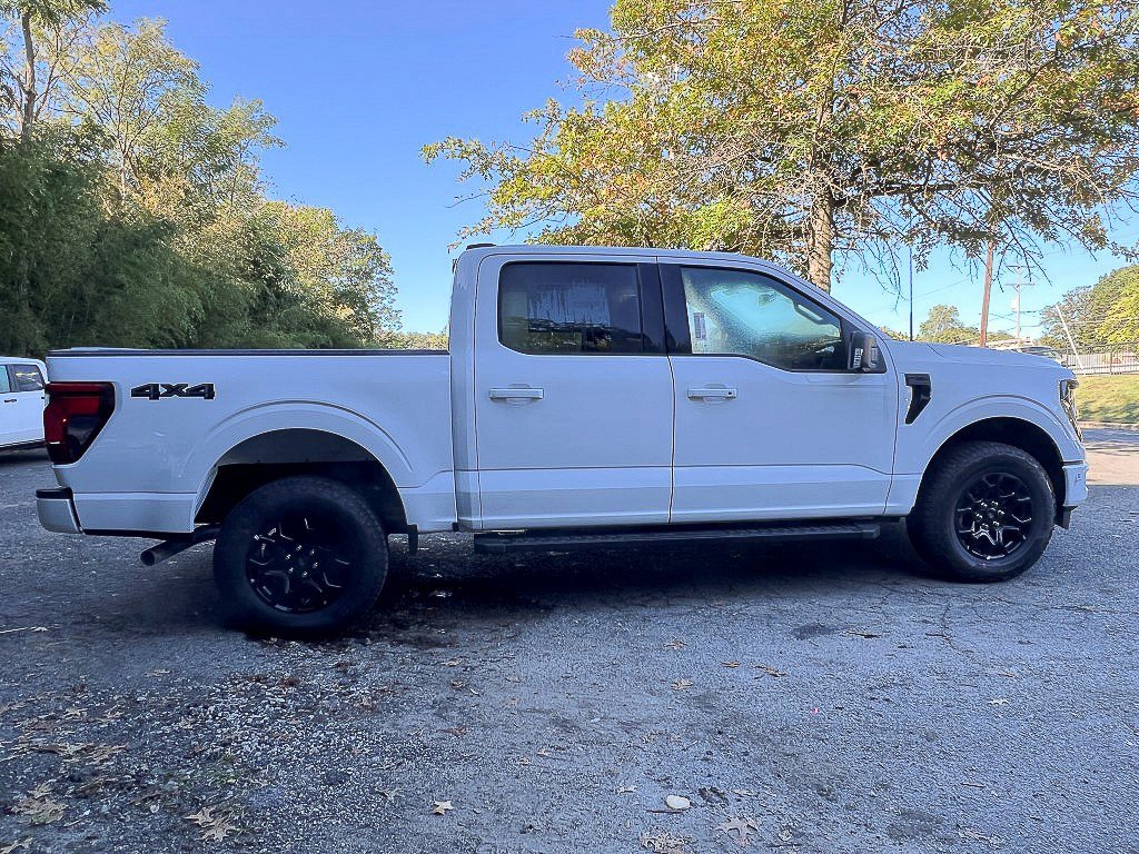 2025 Ford F-150 XLT photo 3