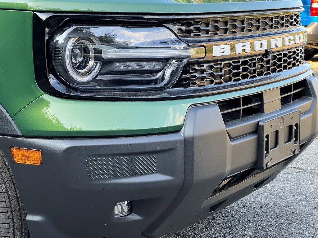2025 Ford Bronco Sport Outer Banks photo 2