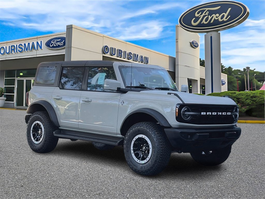 2025 Ford Bronco 4-Door Outer Banks's photo