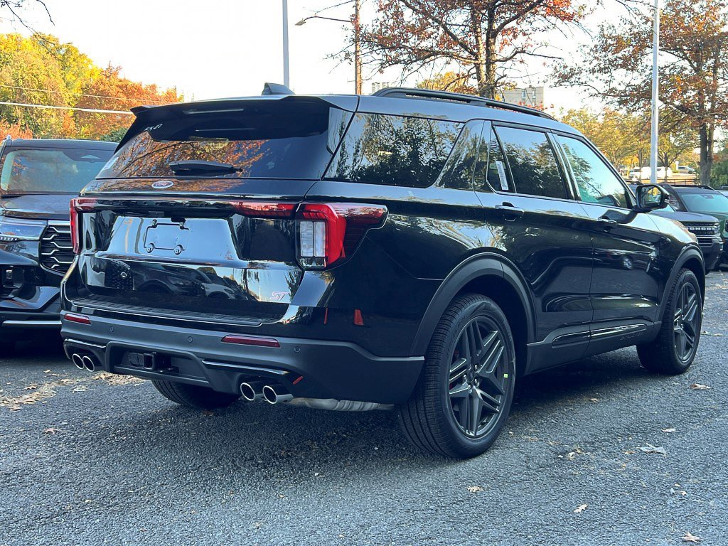 2026 Ford Explorer ST photo 3