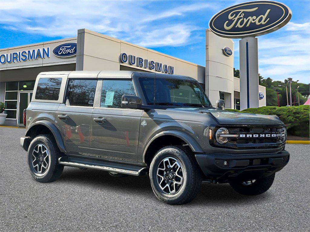 2025 Ford Bronco 4-Door Outer Banks's photo
