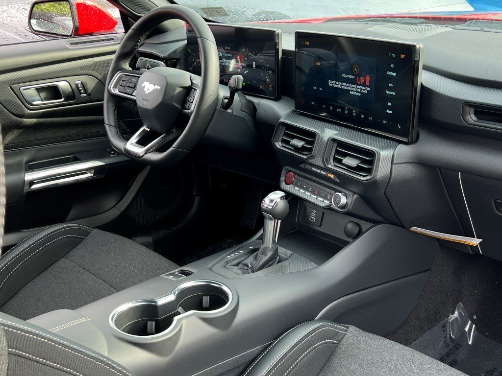 2025 Ford Mustang GT Fastback - Photo 15