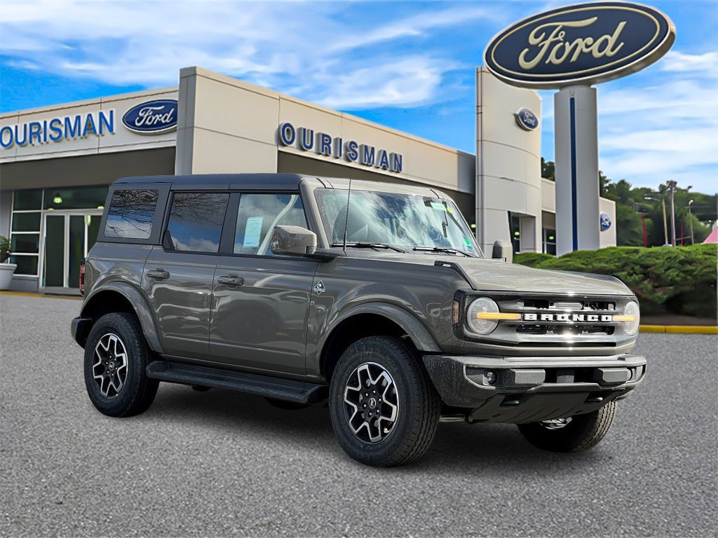 2025 Ford Bronco 4-Door Outer Banks's photo