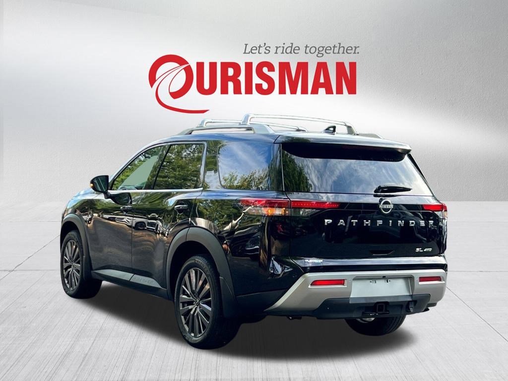 2023 Nissan Pathfinder SL photo 3