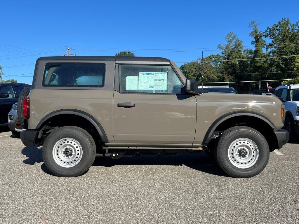 New 2025 Ford Bronco Base SUV