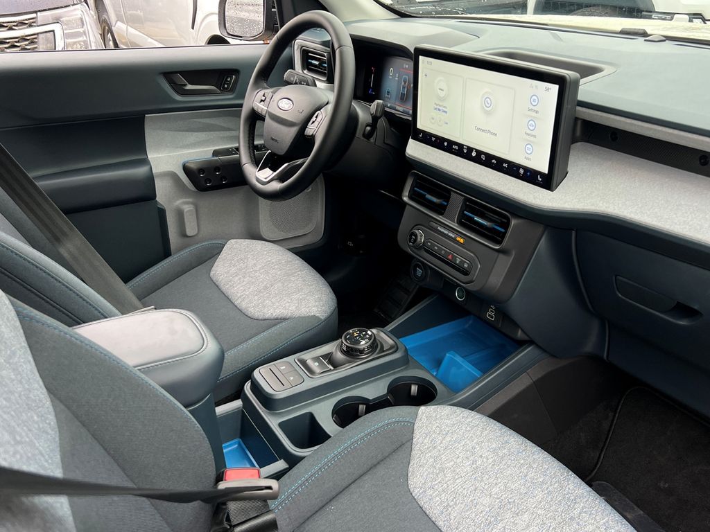 2025 Ford Maverick XLT - Photo 10