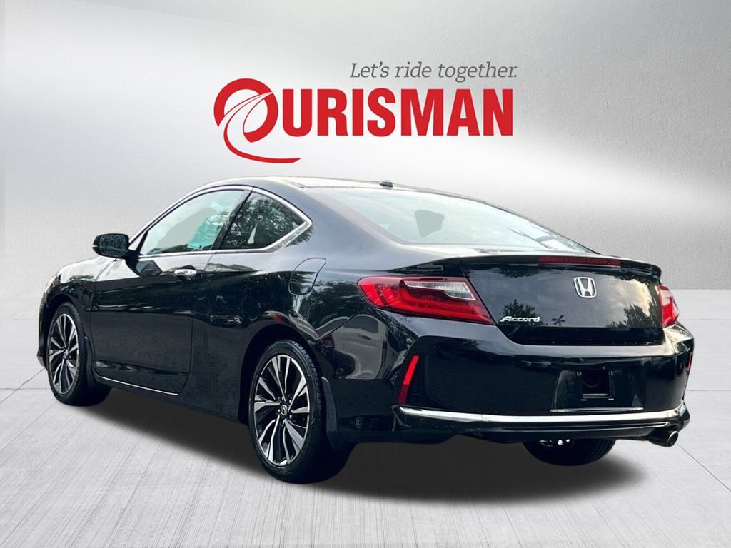 2017 Honda Accord EX photo 2