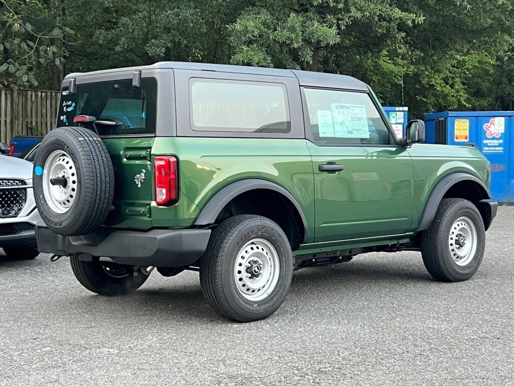 2025 Ford Bronco Base photo 2