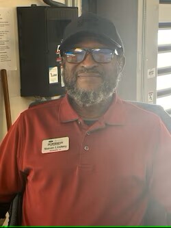 Staff member Steven Lindsey from ID_398d900fc74e