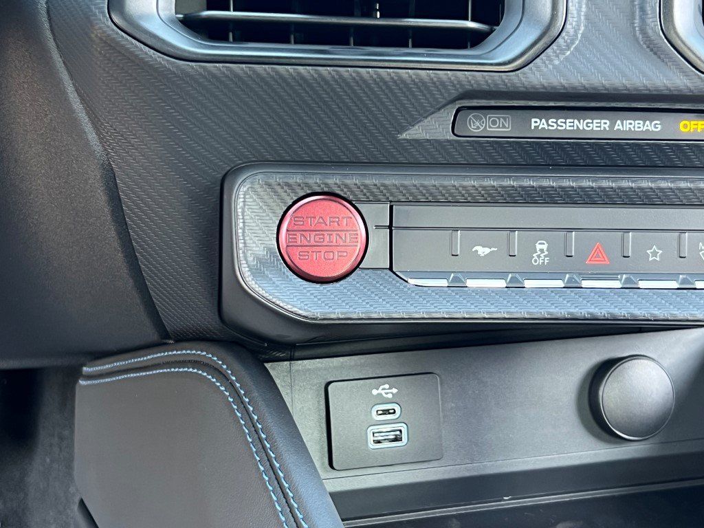 2025 Ford Mustang Dark Horse - Photo 26