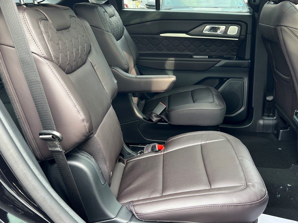 2026 Ford Explorer Platinum - Photo 11