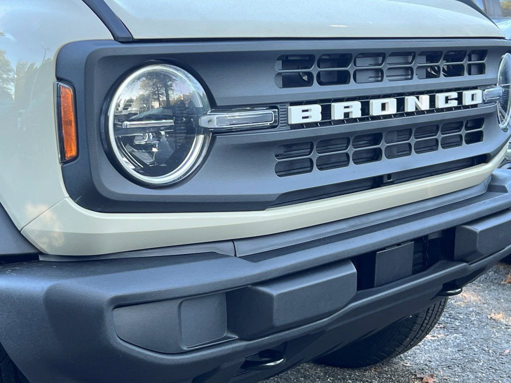New 2025 Ford Bronco Base SUV