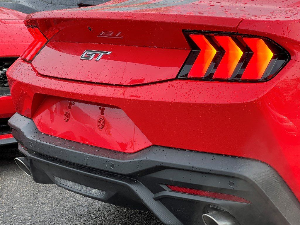2025 Ford Mustang GT Fastback - Photo 13
