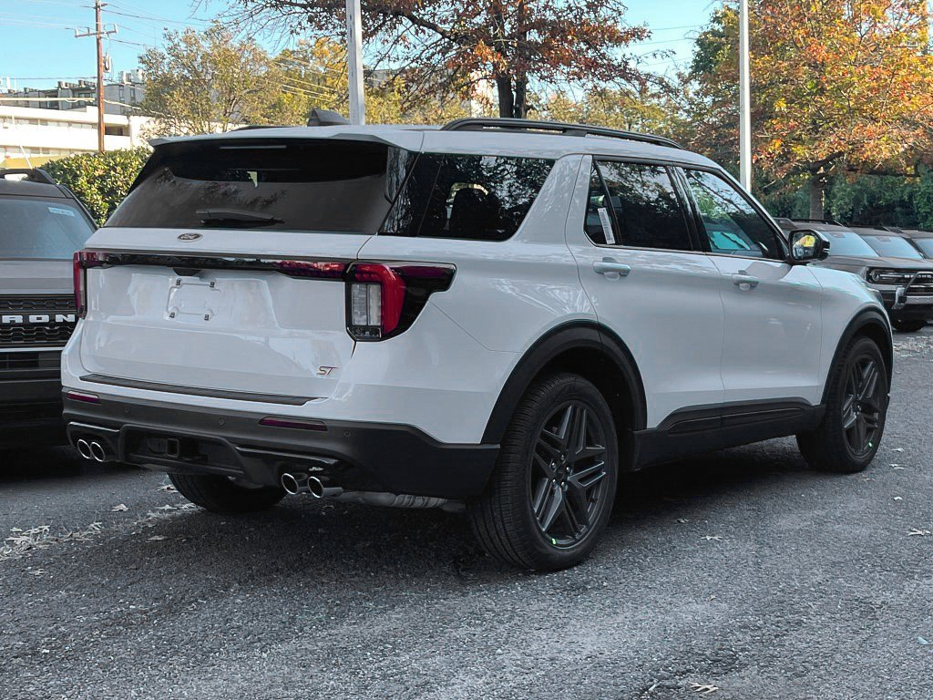2026 Ford Explorer ST photo 2