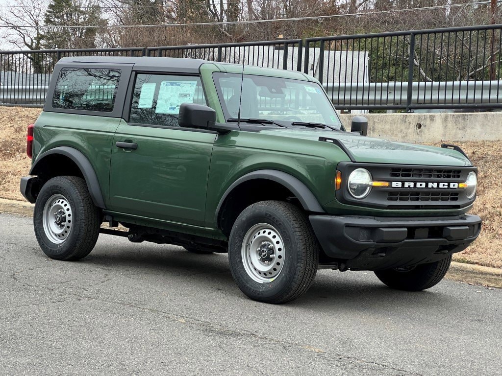 2025 Ford Bronco 2-Door Base's photo