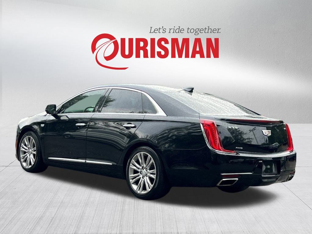 2019 Cadillac XTS Luxury photo 2