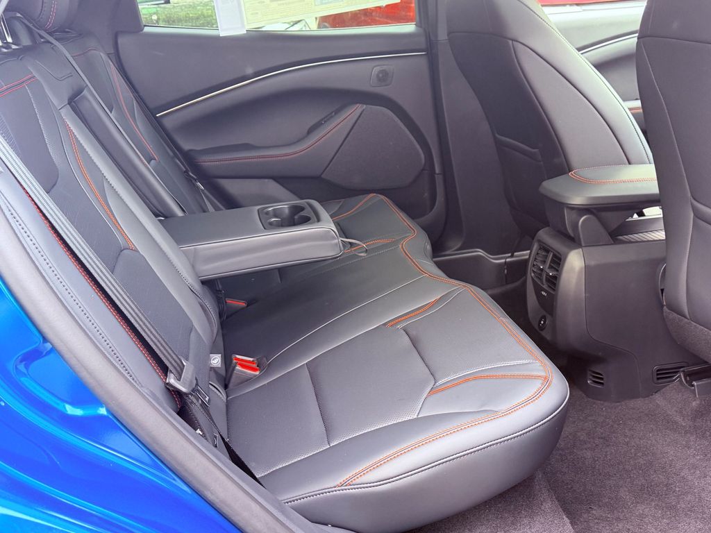 2025 Ford Mustang Mach-E Premium - Photo 8