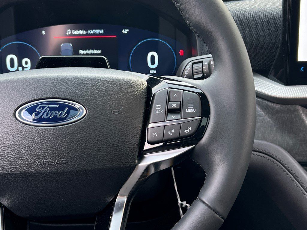 2026 Ford Explorer Platinum - Photo 17