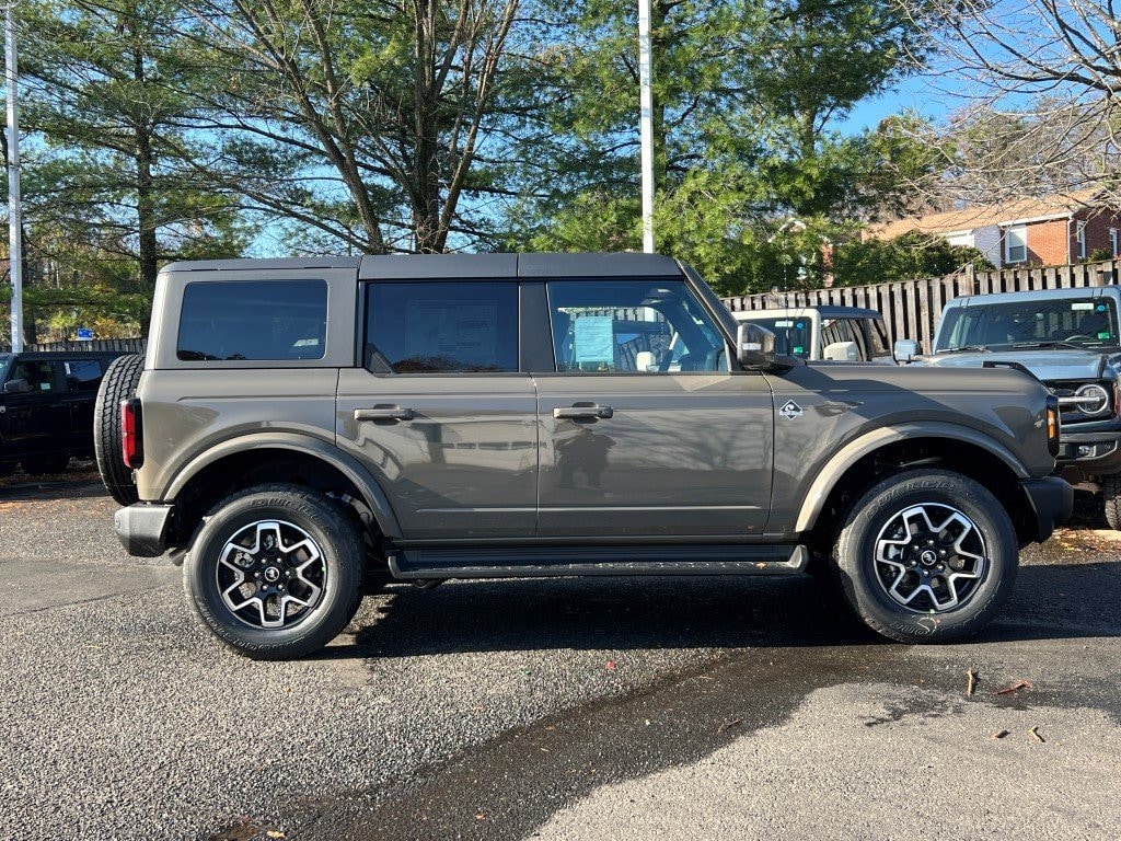 New 2025 Ford Bronco Outer Banks SUV
