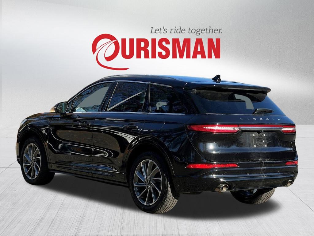 2022 Lincoln Corsair Grand Touring photo 3