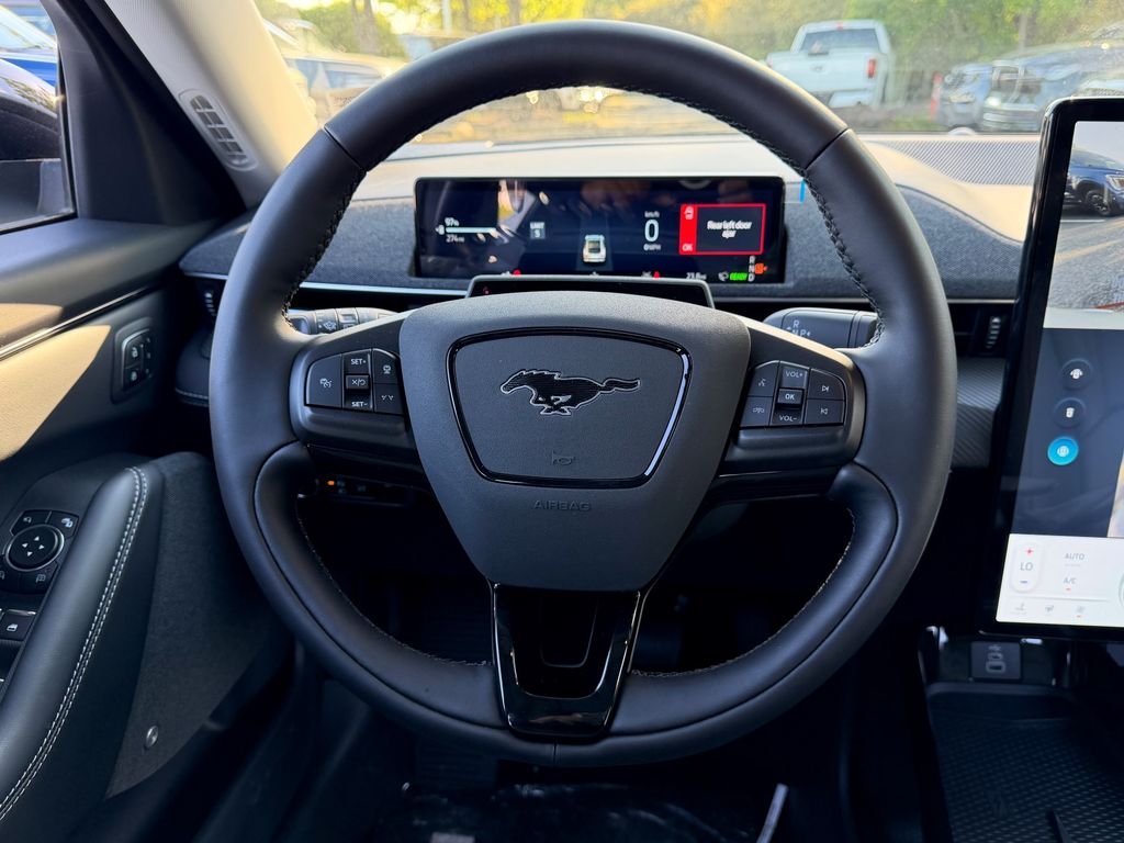 2025 Ford Mustang Mach-E Premium - Photo 16