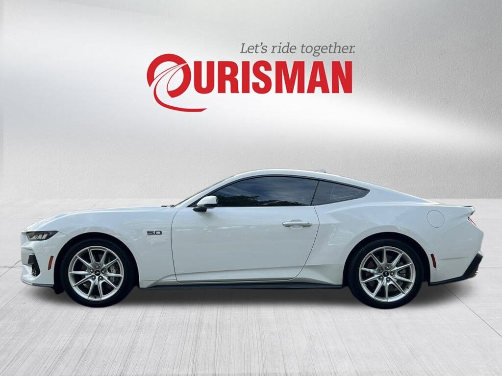 2024 Ford Mustang GT Premium photo 3