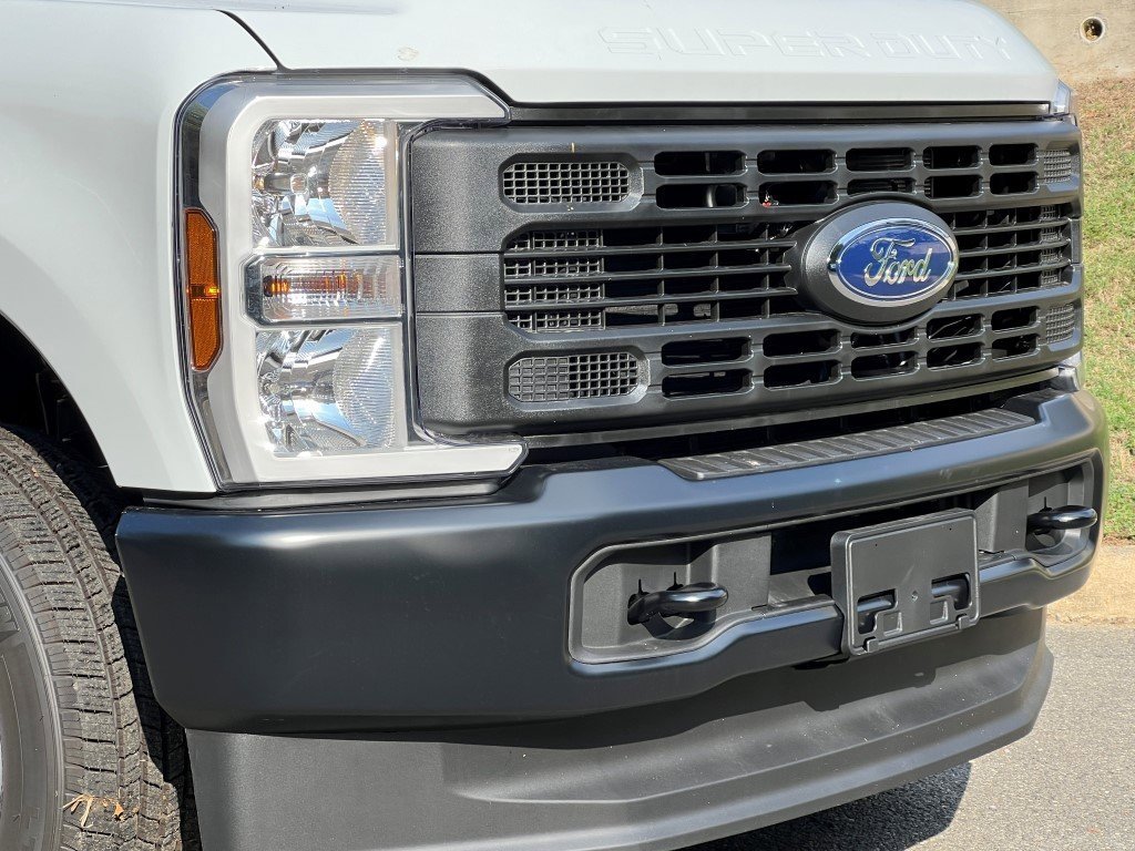 2025 Ford F-250 XL photo 2