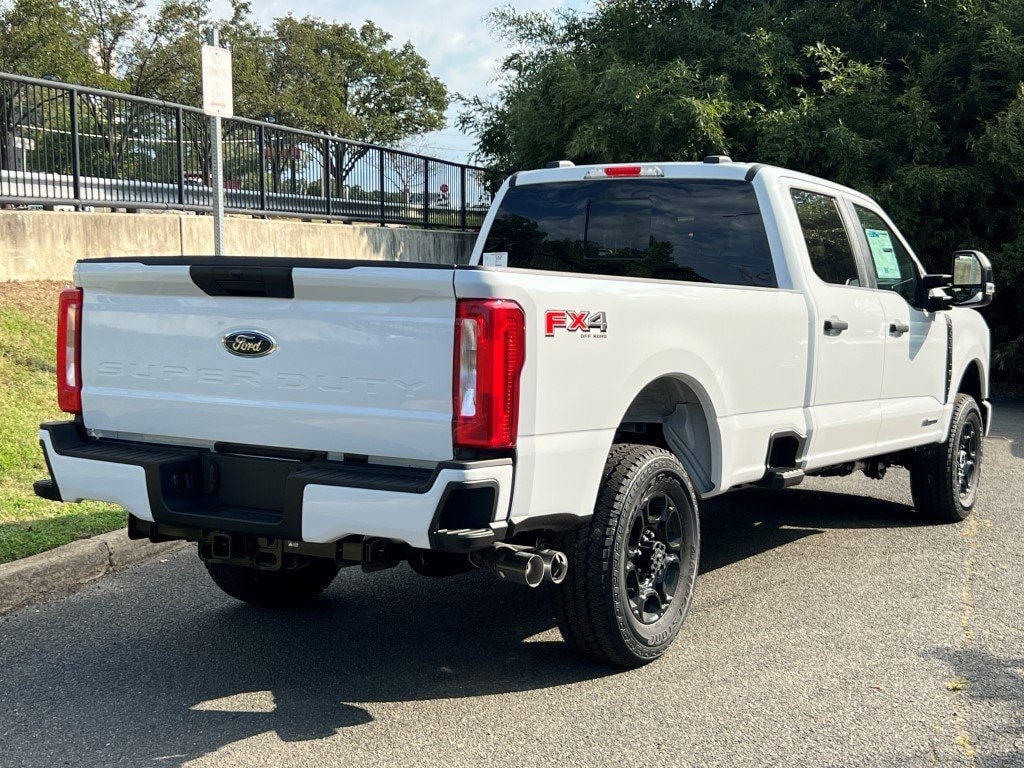 New 2026 Ford F-350 XL Truck Crew Cab