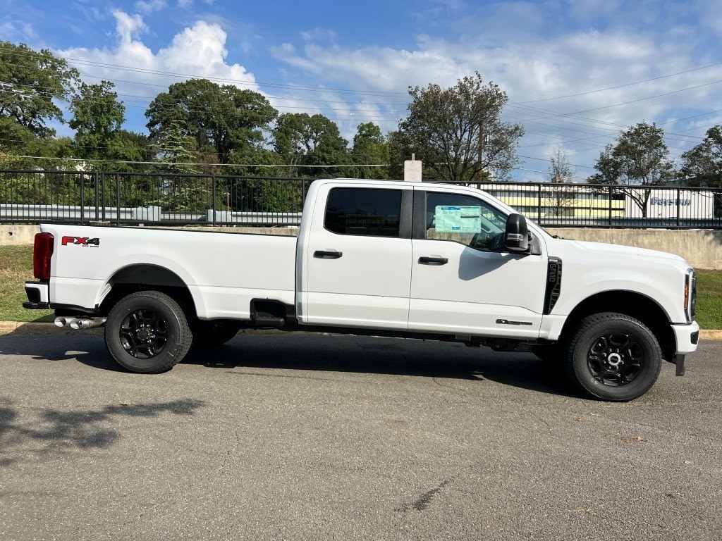 New 2026 Ford F-350 XL Truck Crew Cab
