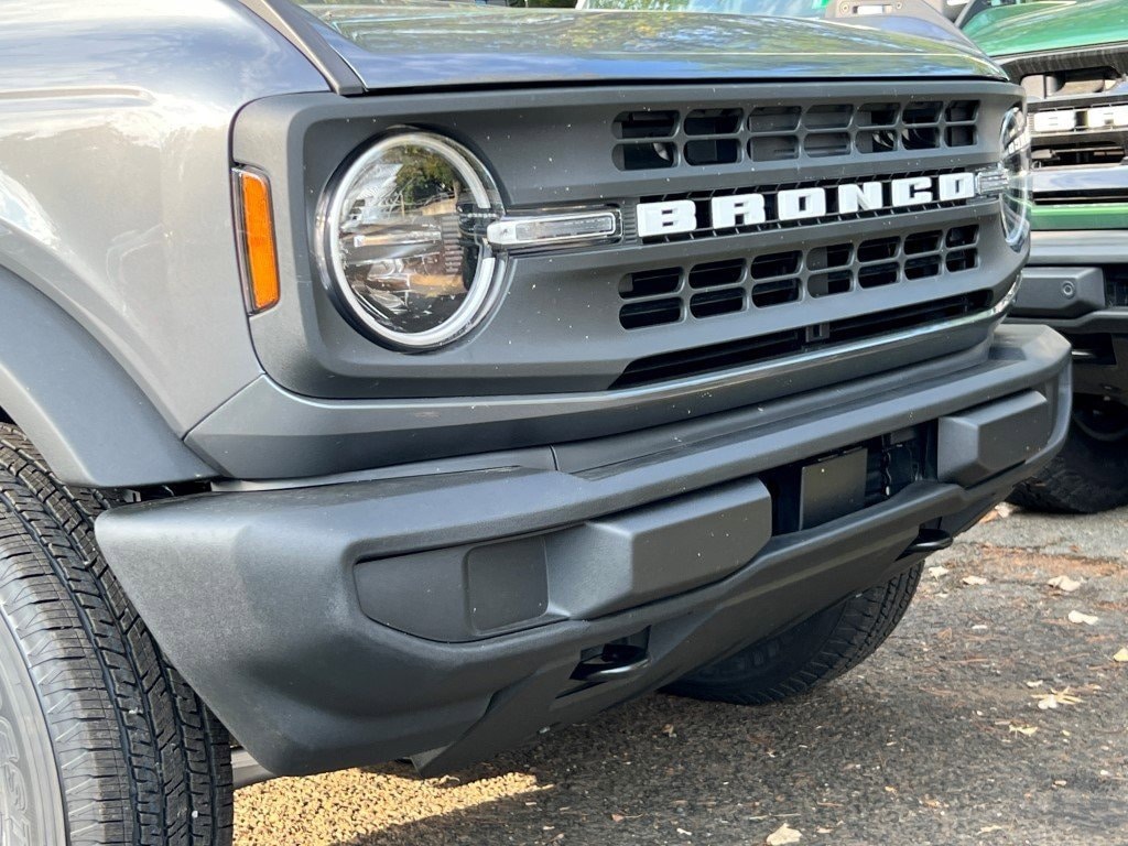 New 2025 Ford Bronco Base SUV