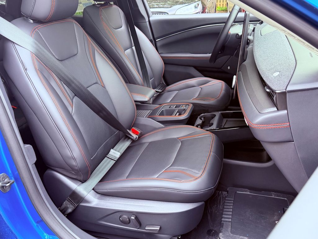 2025 Ford Mustang Mach-E Premium - Photo 6
