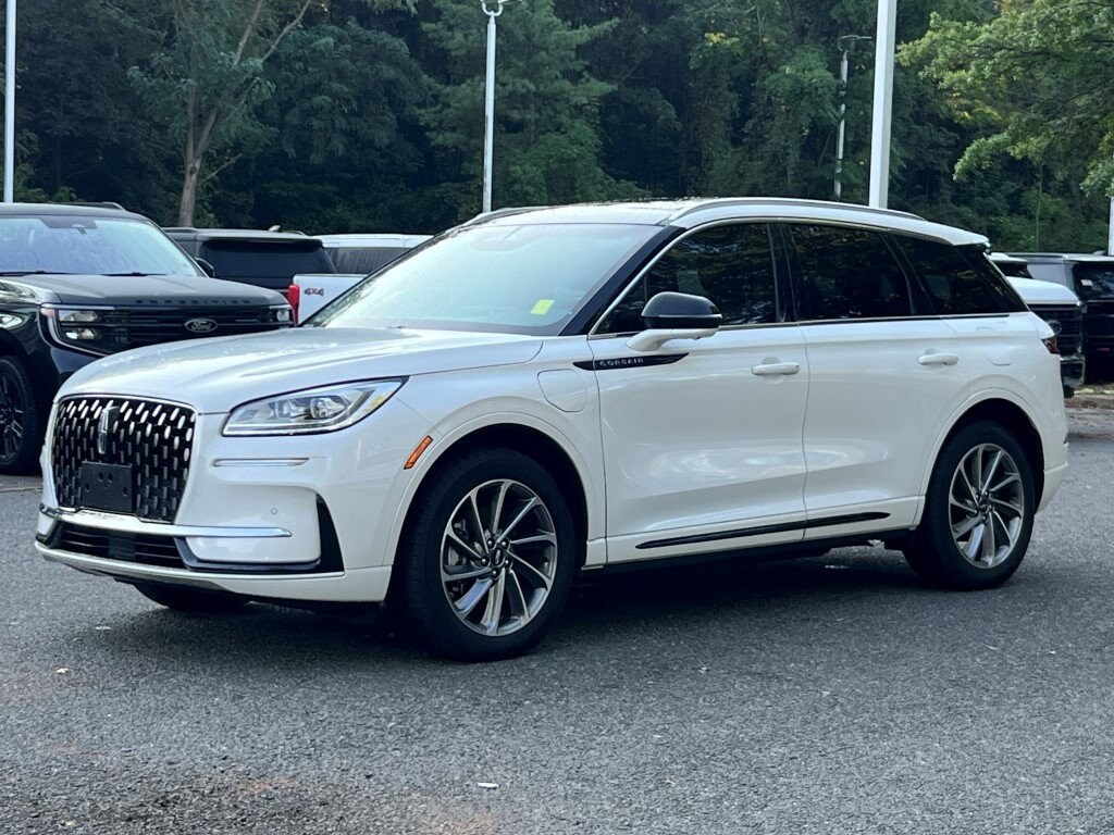 2023 Lincoln Corsair Grand Touring photo 2