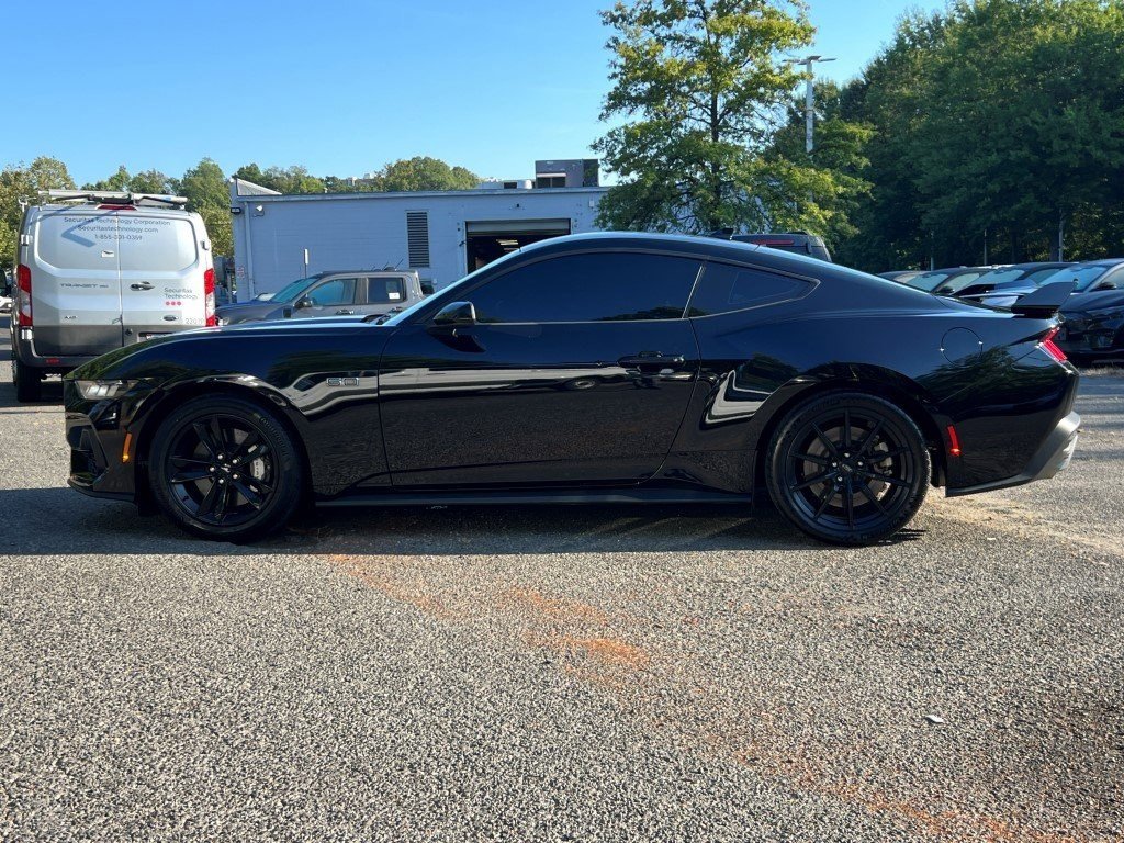 2024 Ford Mustang GT photo 3