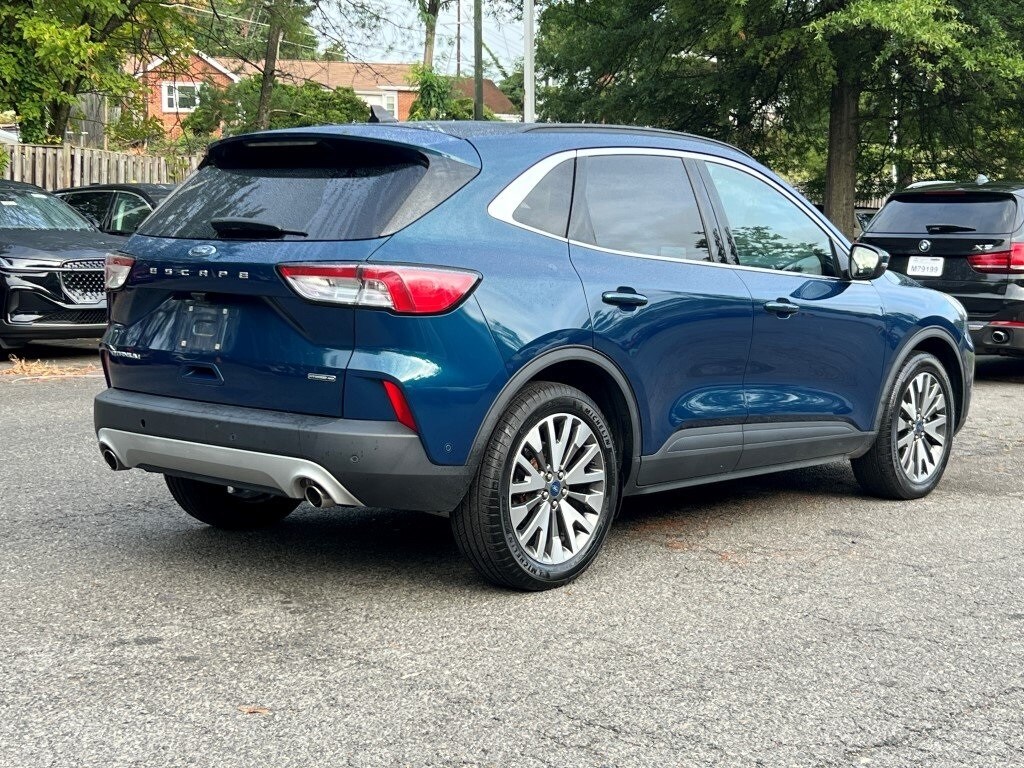 2020 Ford Escape Titanium Hybrid photo 4
