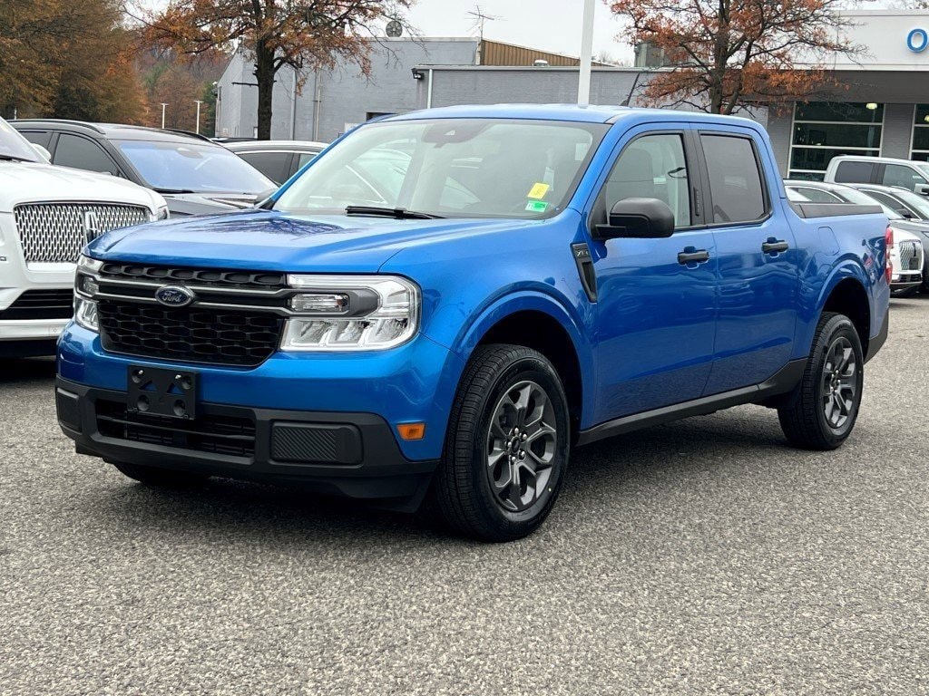 2022 Ford Maverick XLT photo 2