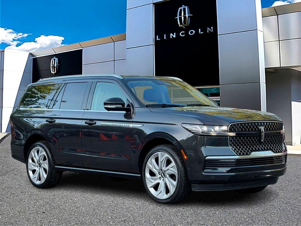 2025 Lincoln Navigator Reserve 4WD's photo