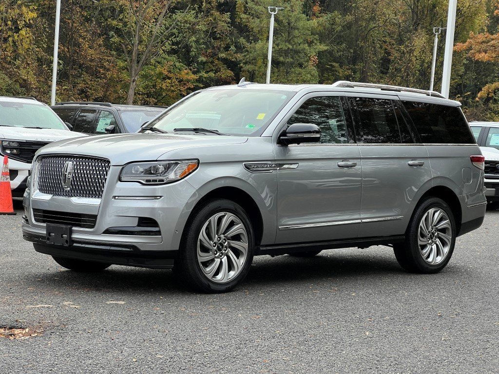 2023 Lincoln Navigator Reserve photo 2
