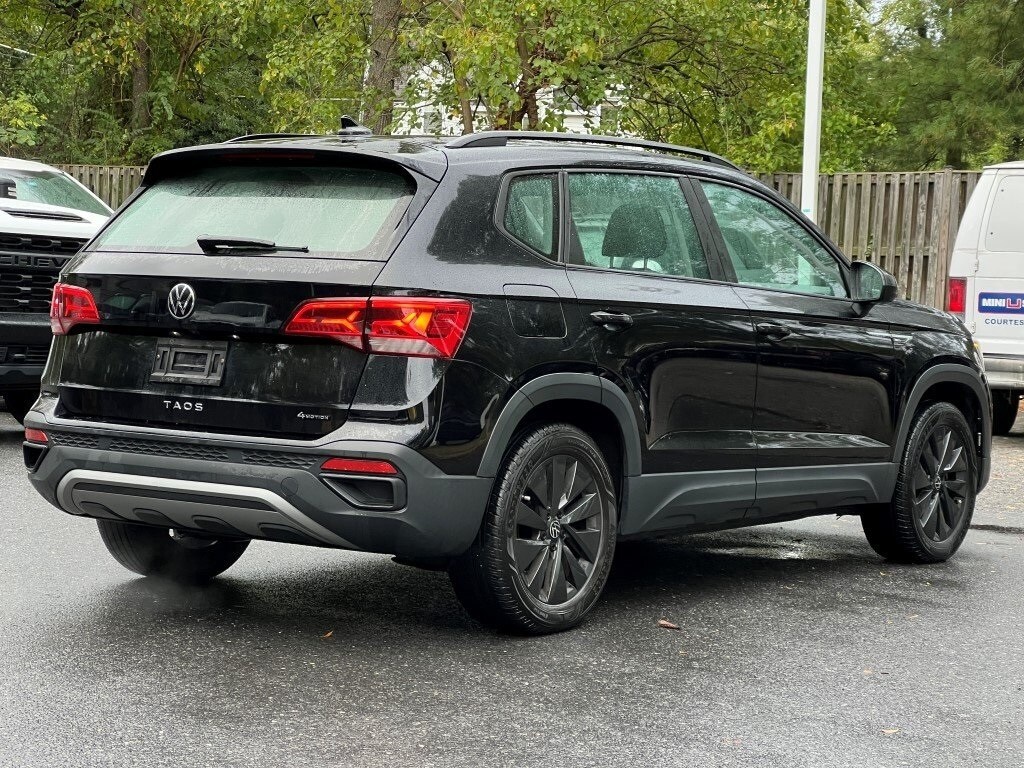 2022 Volkswagen Taos S photo 2