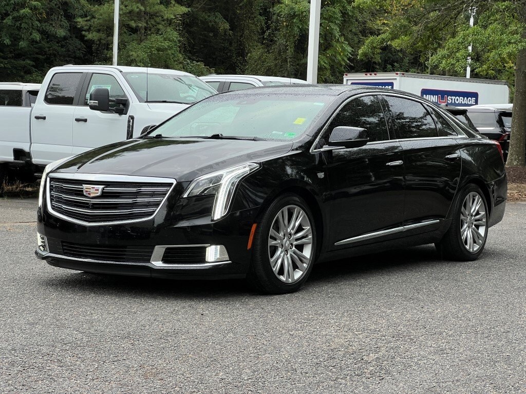2019 Cadillac XTS Luxury photo 2